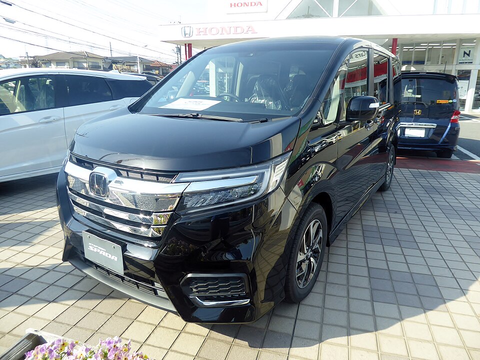 ホンダ ステップワゴン 5代目 スパーダ の正面写真