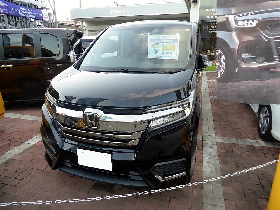 ホンダ ステップワゴン 5代目 スパーダ の外観写真