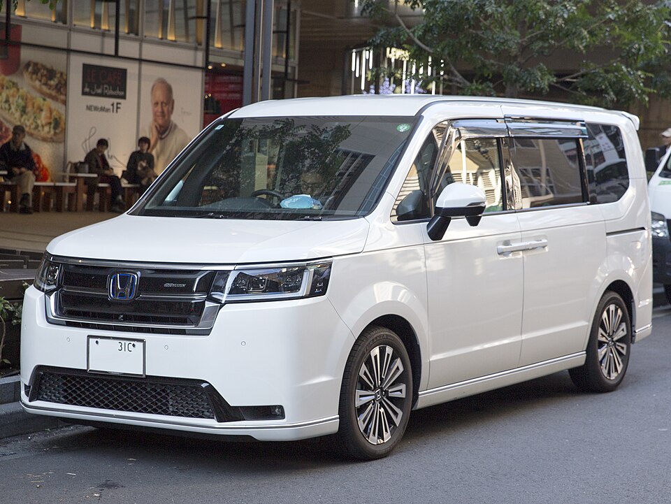 ステップワゴン 6代目 標準 の顔