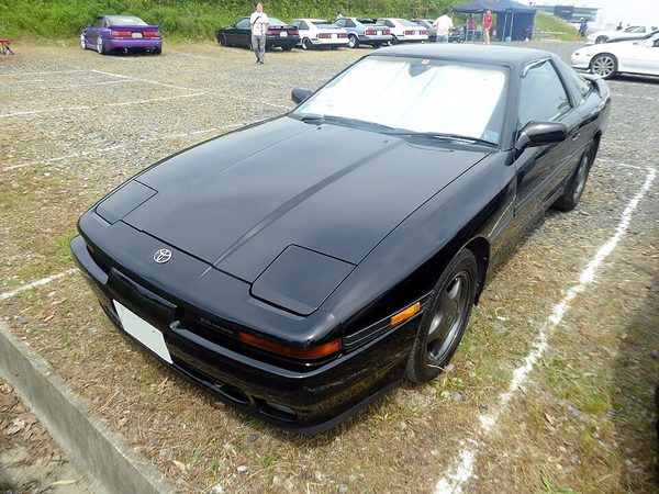 スープラ 初代 の正面写真