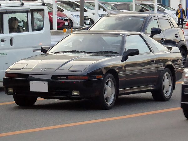 スープラ 初代 の正面写真