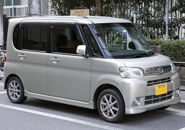 タント 2代目 の顔