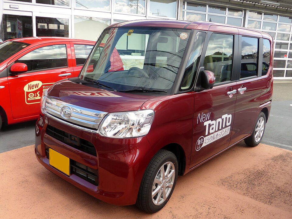 タント 3代目 標準 の顔