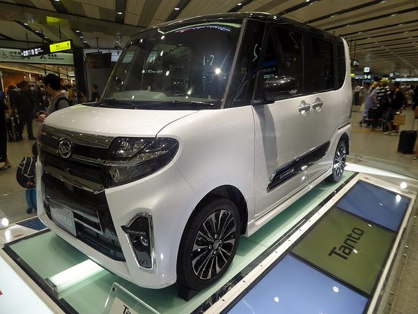 タント 4代目 前期 カスタム の顔