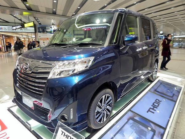 トール 初代 前期 カスタム の顔