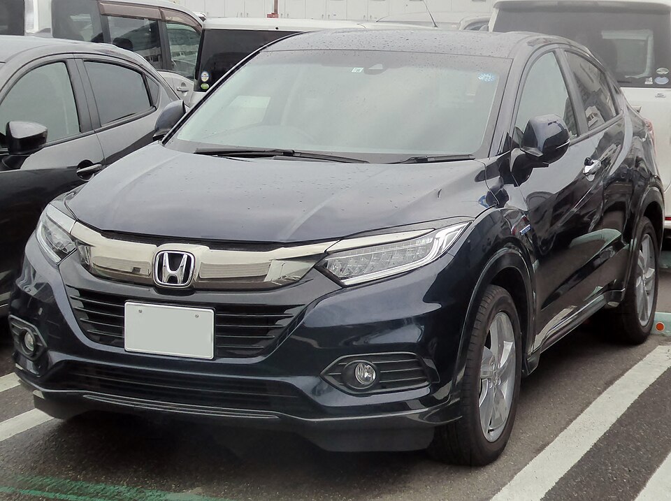 ホンダ ヴェゼル 初代 の斜め前写真