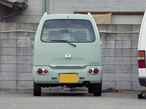 ワゴンR 初代 後期 の後方写真