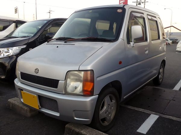 ワゴンR 初代 前期 の斜め前写真