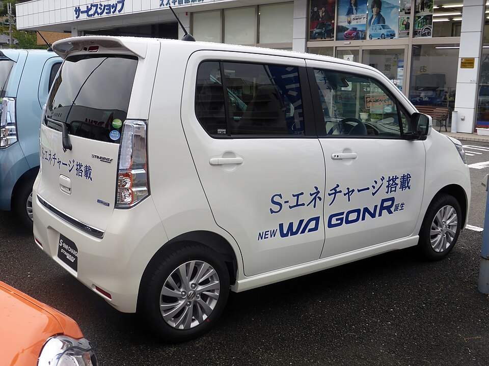 スズキ ワゴンR 5代目 スティングレー の外観写真