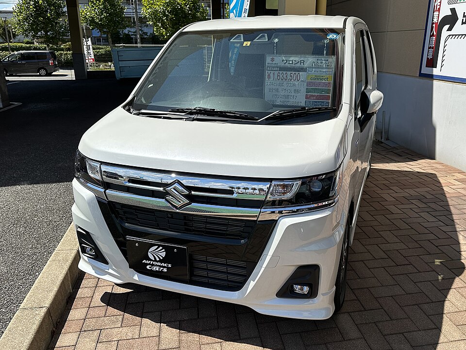 スズキ ワゴンR 6代目 カスタムZ の斜め前写真