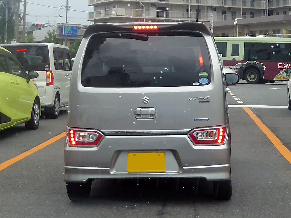 スズキ ワゴンR 6代目 前期 の後方写真