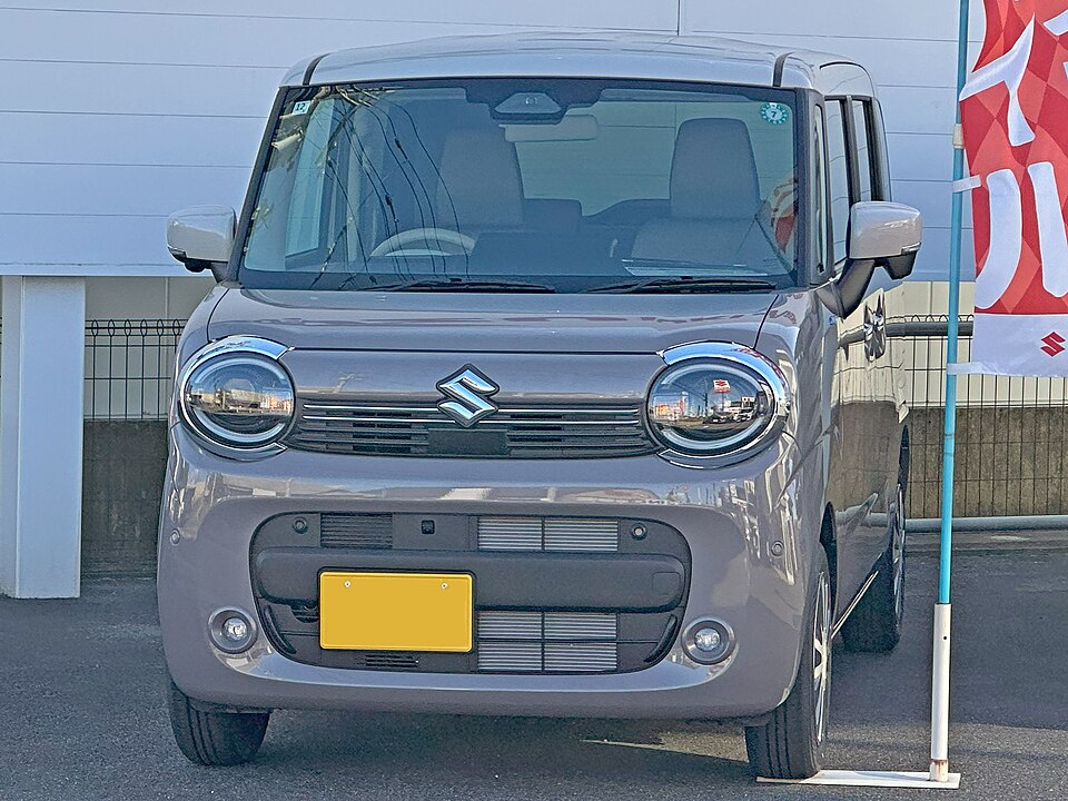 スズキ ワゴンRスマイル 初代 の正面写真