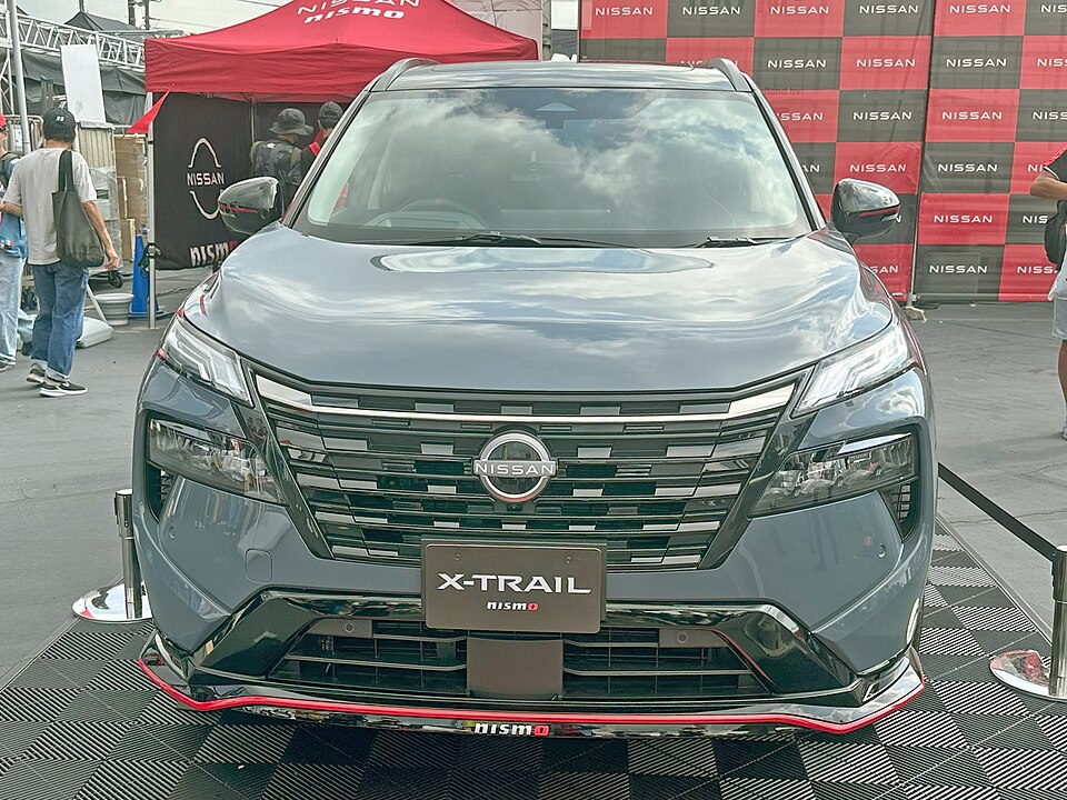日産 エクストレイル 4代目 NISMO の正面写真