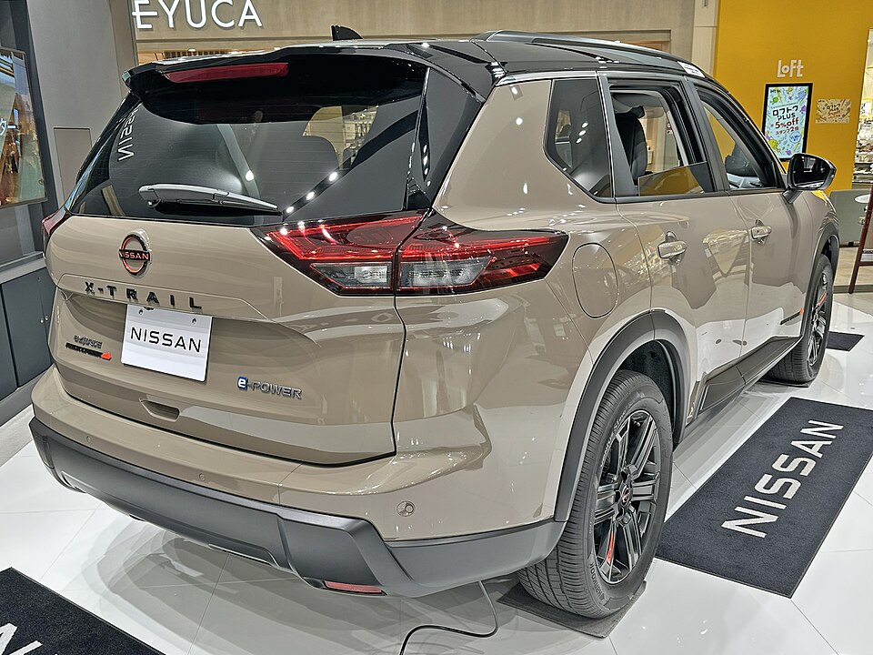 日産 エクストレイル 4代目 ROCK CREEK の後方写真